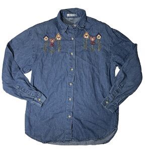 Maggie & Max Cottagecore Floral Embroidered Denim Shirt Button Down Size Small